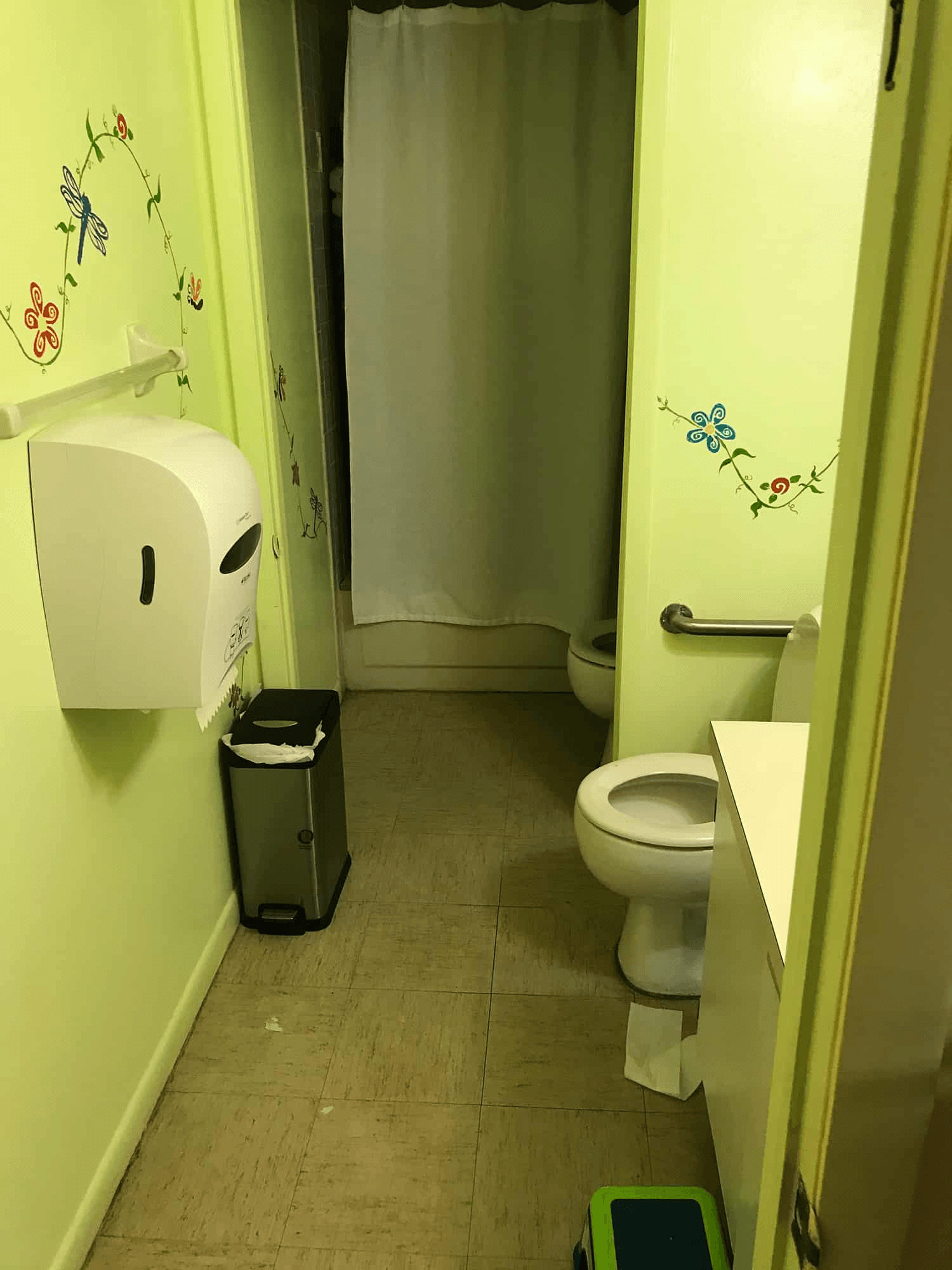 Montessori Location - 456724a22d1497b55a8e08262888c5502bf7cafd